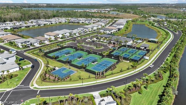 20374 Fair Oak LN, Estero, FL 33928
