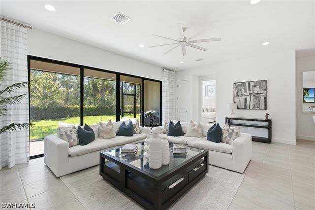20374 Fair Oak LN, Estero, FL 33928