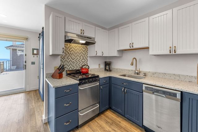 495 Commercial St 11, Provincetown, MA 02657