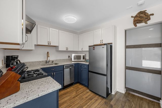 495 Commercial St 11, Provincetown, MA 02657