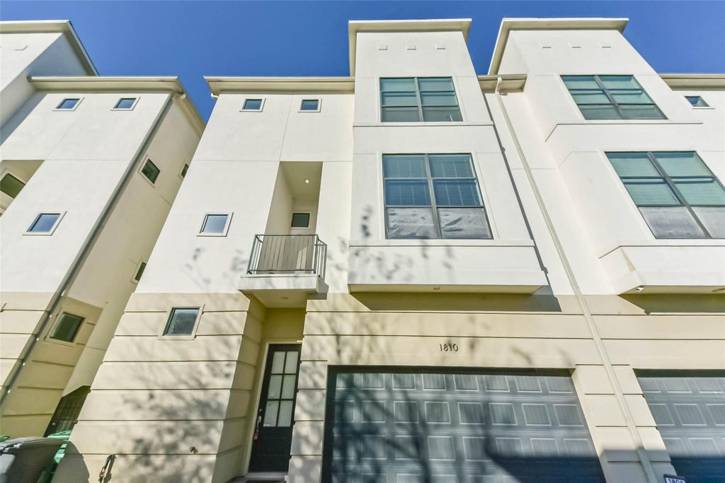 1810 Thompson Street, Houston, TX 77007