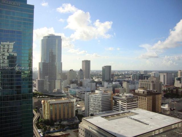 300 S Biscayne Blvd T-3009, Miami, FL 33131