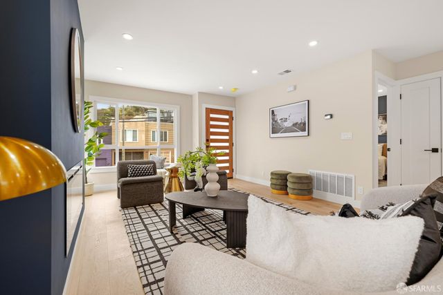 830 Mount Vernon Avenue, San Francisco, CA 94112