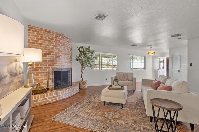 6939 E Crestline Drive, Tucson, AZ 85715