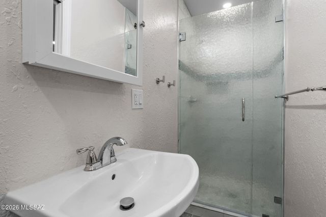 6939 E Crestline Drive, Tucson, AZ 85715