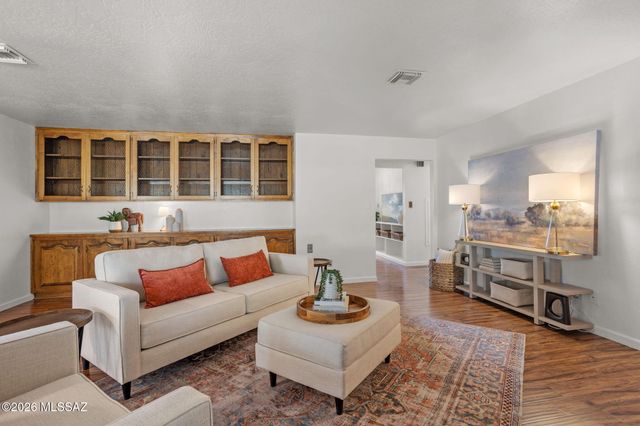 6939 E Crestline Drive, Tucson, AZ 85715