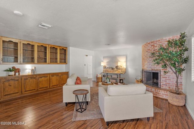 6939 E Crestline Drive, Tucson, AZ 85715