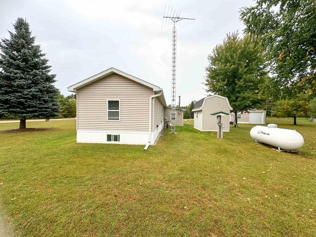 W10807 NEVELN LANE, Crivitz, WI 54114