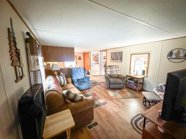 W10807 NEVELN LANE, Crivitz, WI 54114