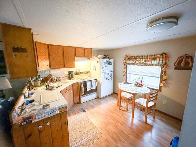 W10807 NEVELN LANE, Crivitz, WI 54114