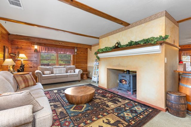 42182 Mynatt Dr Drive, Three Rivers, CA 93271