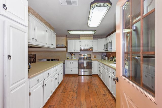 42182 Mynatt Dr Drive, Three Rivers, CA 93271