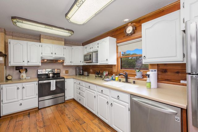 42182 Mynatt Dr Drive, Three Rivers, CA 93271