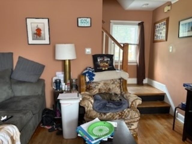 9148 S Troy Avenue, Evergreen Park, IL 60805