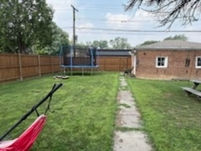 9148 S Troy Avenue, Evergreen Park, IL 60805