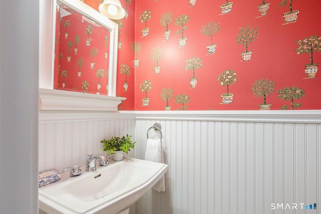 3 Salt Box Lane East, Darien, CT 06820