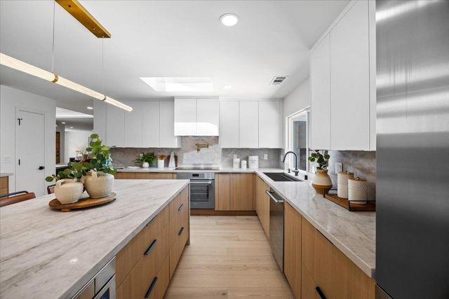 10712 Pebble Place, Cupertino, CA 95014