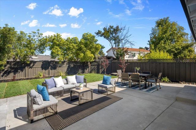 10712 Pebble Place, Cupertino, CA 95014