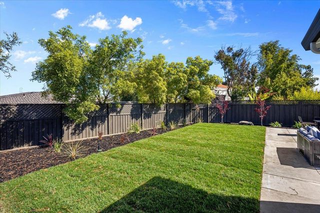 10712 Pebble Place, Cupertino, CA 95014