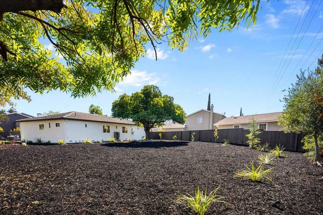 10712 Pebble Place, Cupertino, CA 95014