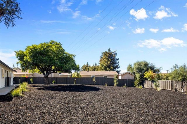 10712 Pebble Place, Cupertino, CA 95014