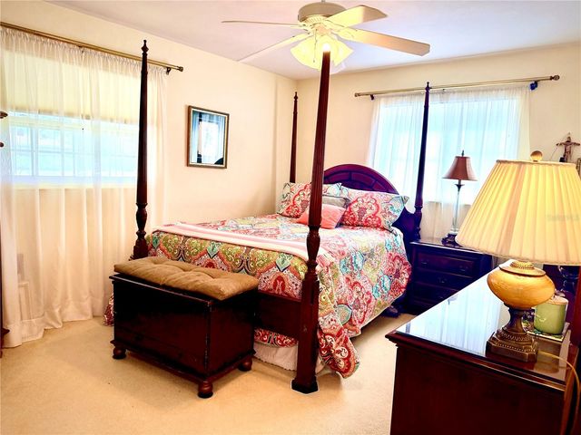 6086 28TH AVENUE N, St Petersburg, FL 33710