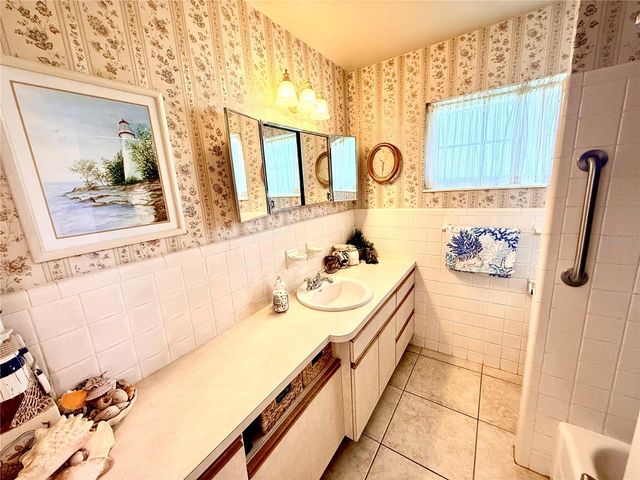 6086 28TH AVENUE N, St Petersburg, FL 33710