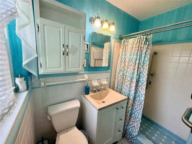 6086 28TH AVENUE N, St Petersburg, FL 33710