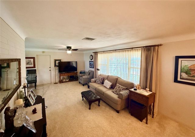 6086 28TH AVENUE N, St Petersburg, FL 33710