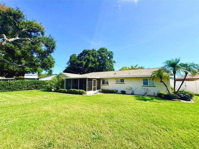 6086 28TH AVENUE N, St Petersburg, FL 33710
