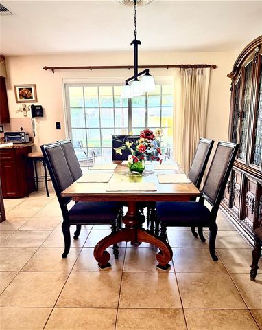 6086 28TH AVENUE N, St Petersburg, FL 33710