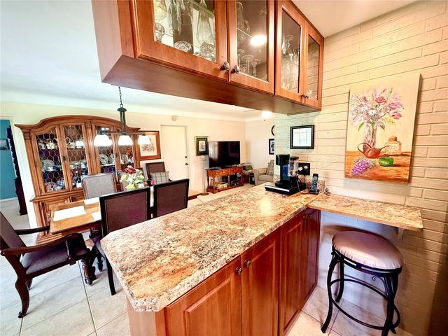 6086 28TH AVENUE N, St Petersburg, FL 33710