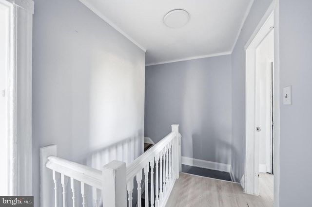 25 N WYCOMBE AVE, Lansdowne, PA 19050