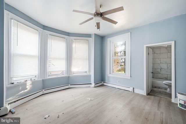 25 N WYCOMBE AVE, Lansdowne, PA 19050