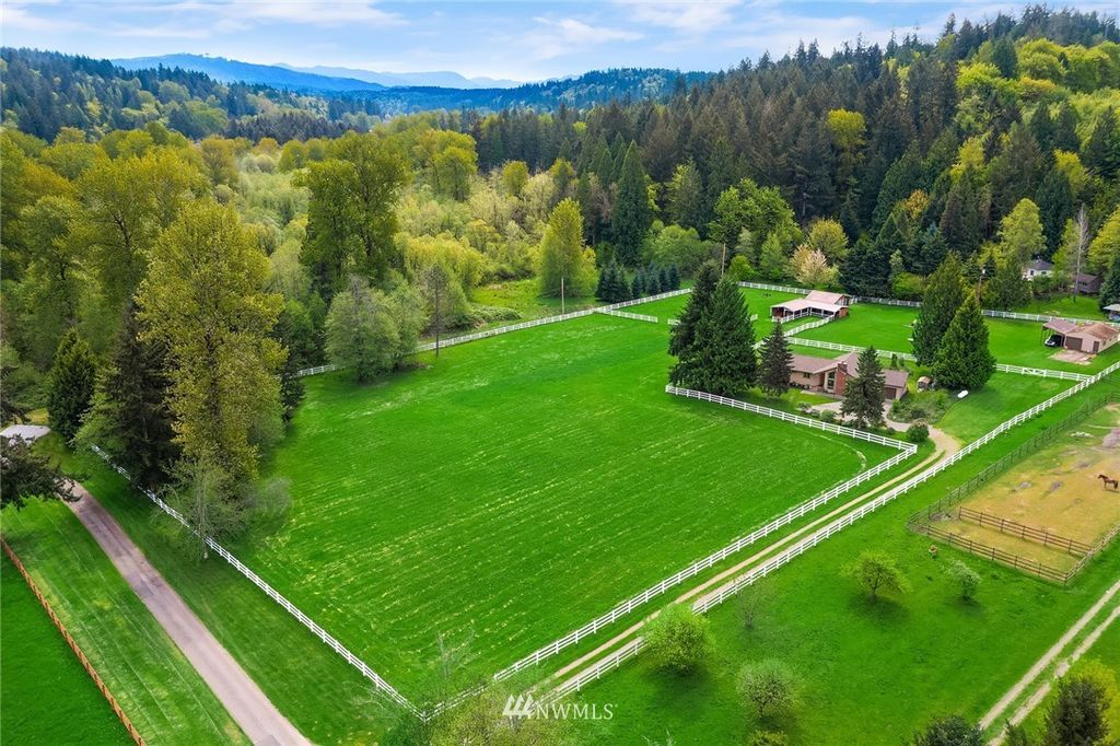 Image 1 of property listing at 18701 SE 122nd Street, Issaquah, WA 98027