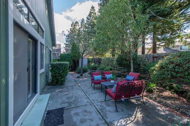 124 S Temelec Cir, Sonoma, CA 95476