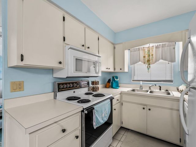 210 PARK BOULEVARD N 122, Venice, FL 34285