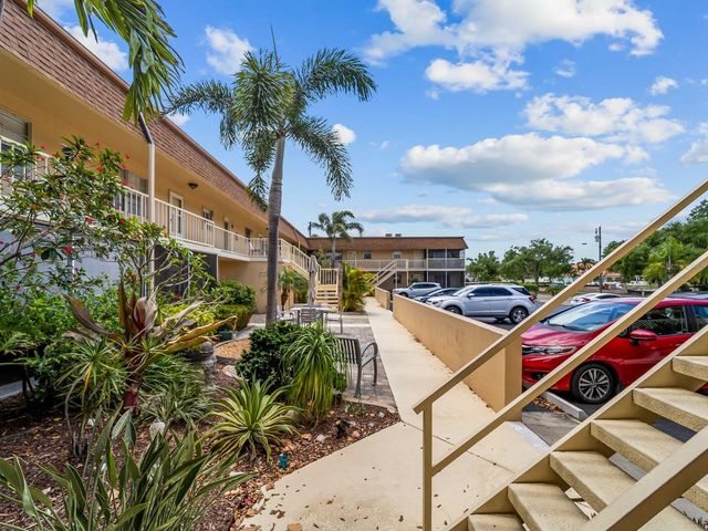 210 PARK BOULEVARD N 122, Venice, FL 34285