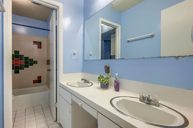 909 E Oltorf ST 201, Austin, TX 78704