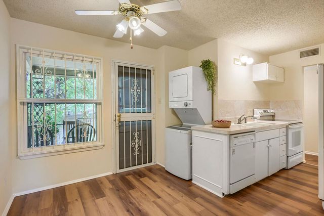 909 E Oltorf ST 201, Austin, TX 78704