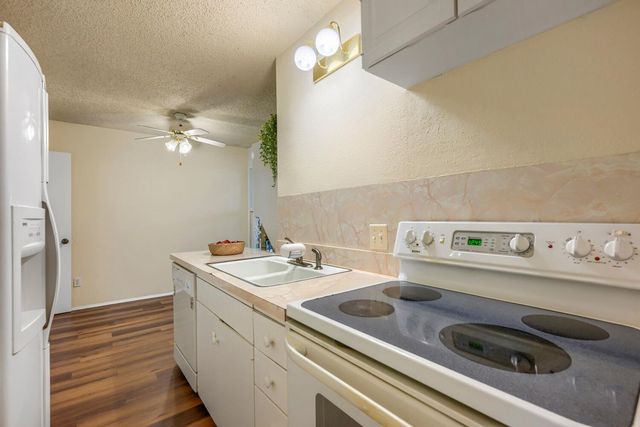 909 E Oltorf ST 201, Austin, TX 78704