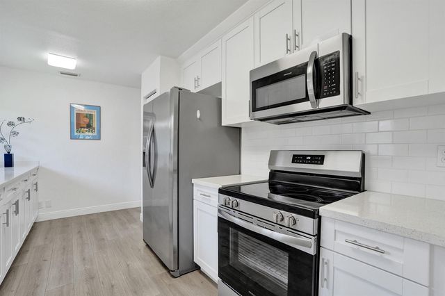 2042 SW 17th Circle, Deerfield Beach, FL 33442