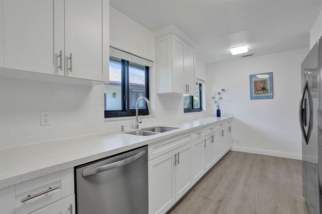 2042 SW 17th Circle, Deerfield Beach, FL 33442