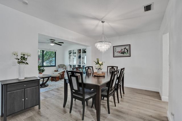 2042 SW 17th Circle, Deerfield Beach, FL 33442