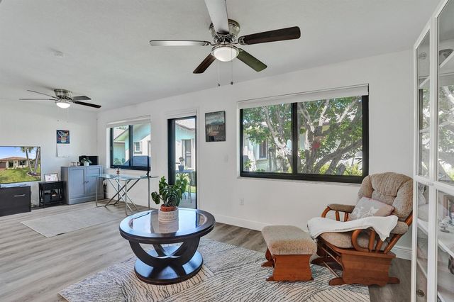 2042 SW 17th Circle, Deerfield Beach, FL 33442