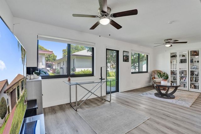 2042 SW 17th Circle, Deerfield Beach, FL 33442