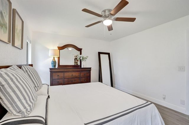 2042 SW 17th Circle, Deerfield Beach, FL 33442
