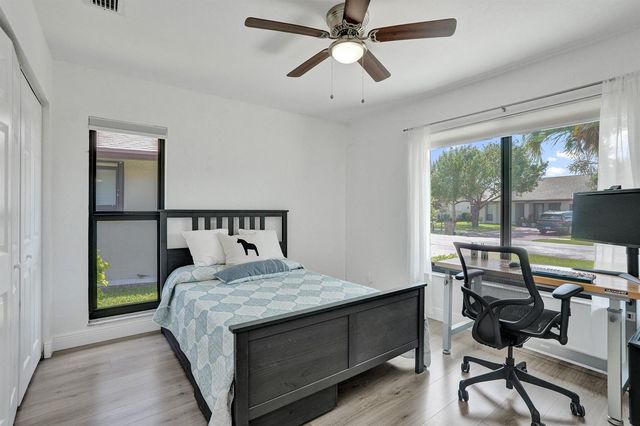 2042 SW 17th Circle, Deerfield Beach, FL 33442