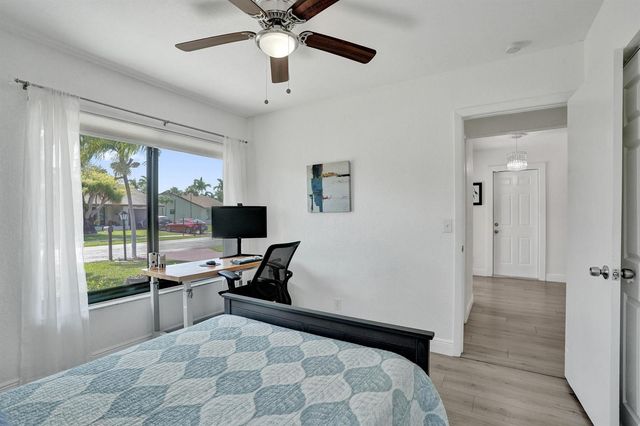 2042 SW 17th Circle, Deerfield Beach, FL 33442