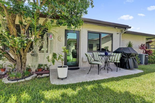 2042 SW 17th Circle, Deerfield Beach, FL 33442
